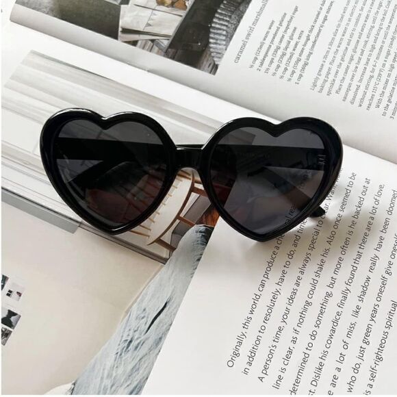 True Love Sunnies heart sunglasses glasses ❤️ main image 4
